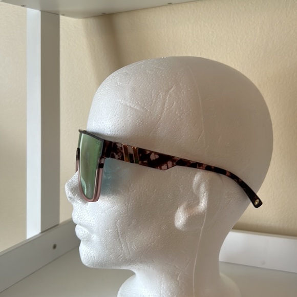 CAKE oversized shield sunglasses - Picture 4 of 12